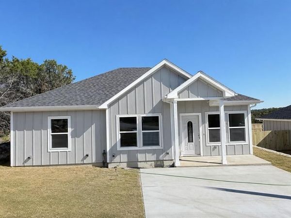 2619 Creekview Drive, Granbury, TX 76048