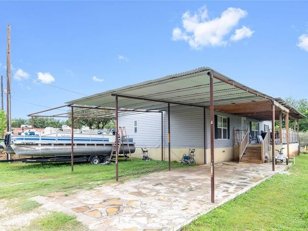 604 S 1st Street, San Saba, TX 76877