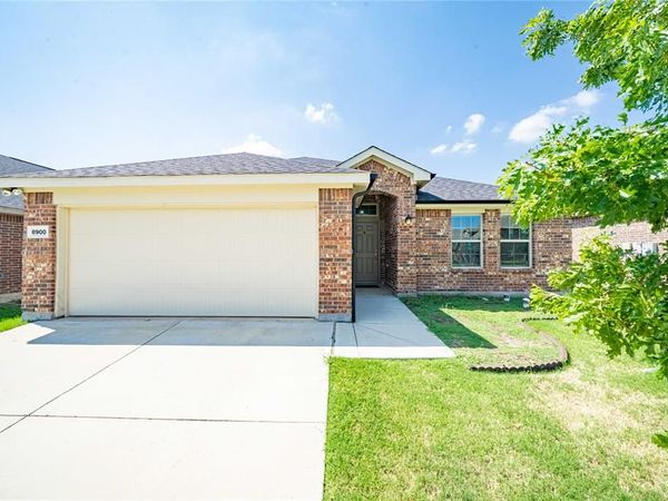 8900 Devonshire Drive, Fort Worth, TX 76131