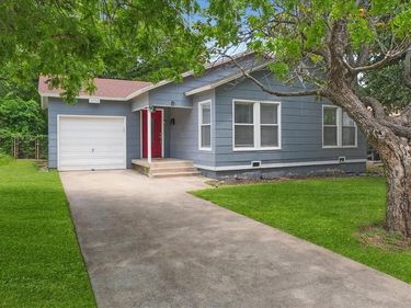 4006 Curzon Avenue , Fort Worth, TX 76107