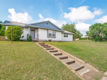 2406 Magna Vista Drive, Dallas, TX 75216