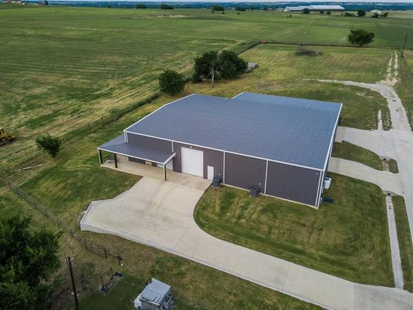 426 CR 2320 , Decatur, TX 76234