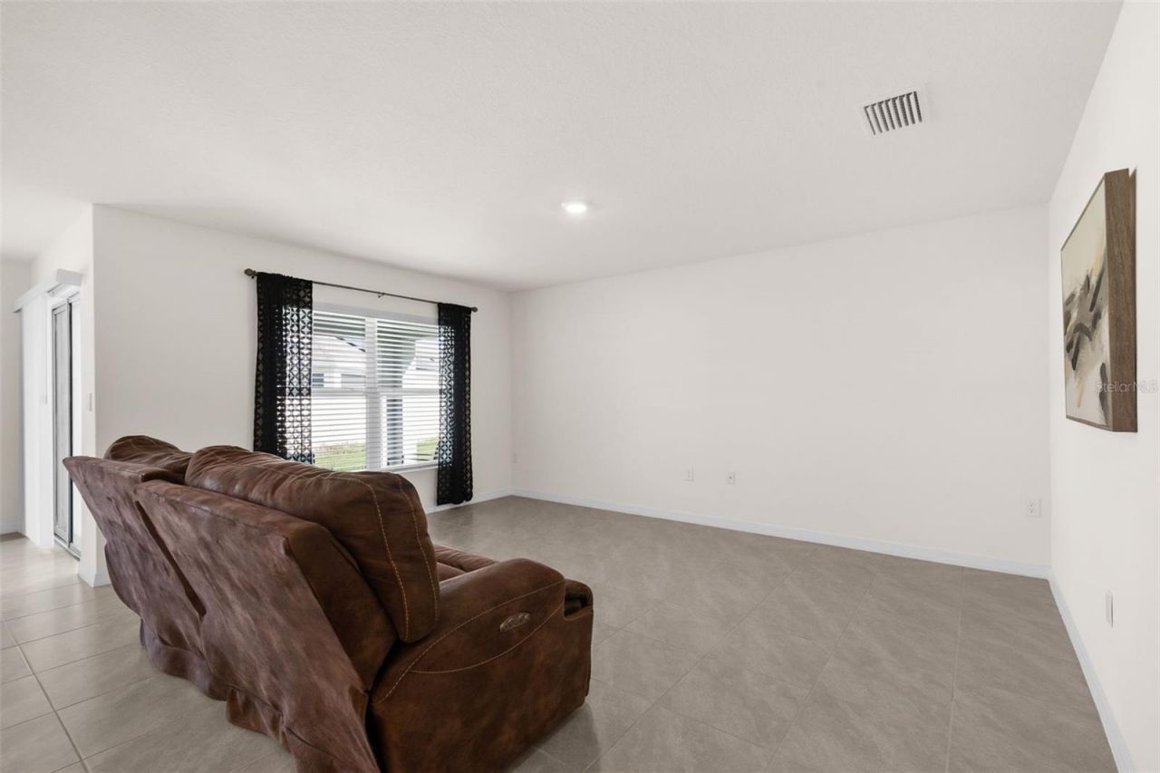 37207 Sharks Eye Lane , Zephyrhills, FL 33541 Photo