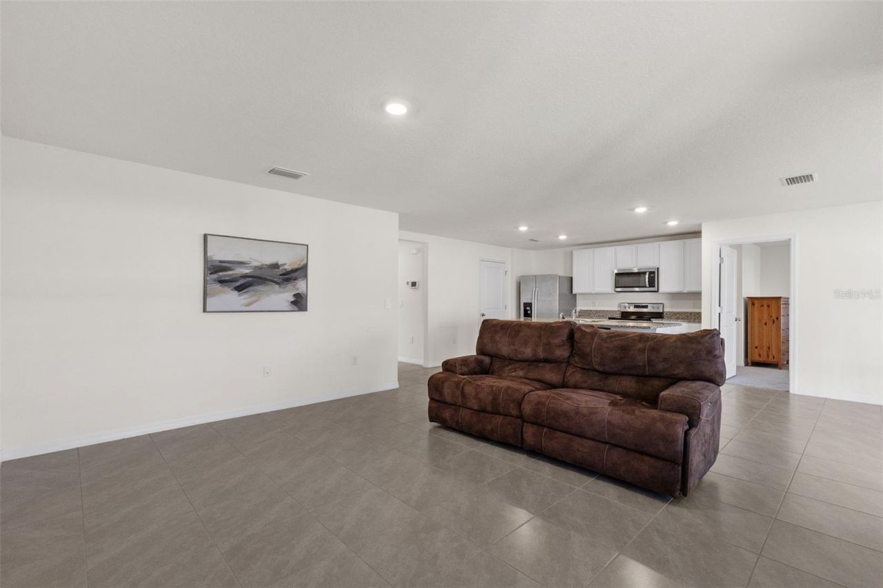 37207 Sharks Eye Lane , Zephyrhills, FL 33541 Photo