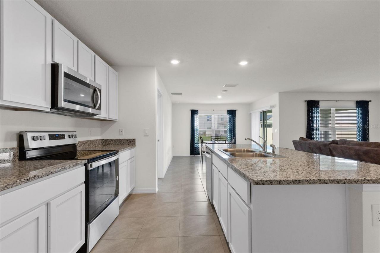 37207 Sharks Eye Lane , Zephyrhills, FL 33541 Photo