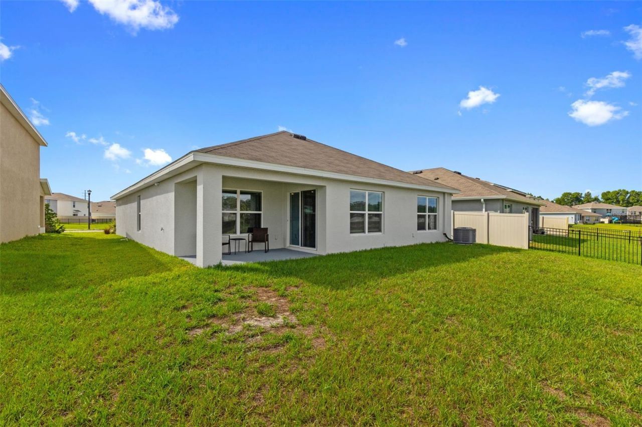 37207 Sharks Eye Lane , Zephyrhills, FL 33541 Photo