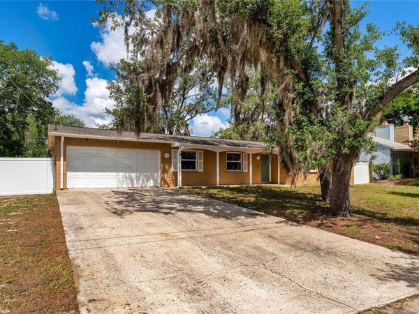 10214 N WOODMERE ROAD, TAMPA, FL 33617