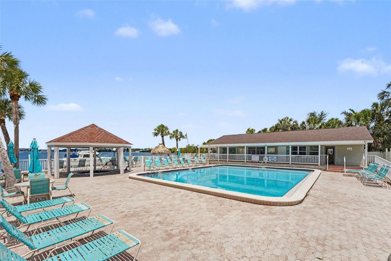 4105 38th Avenue S, Unit 75F, Saint Petersburg, FL 33711 Photo