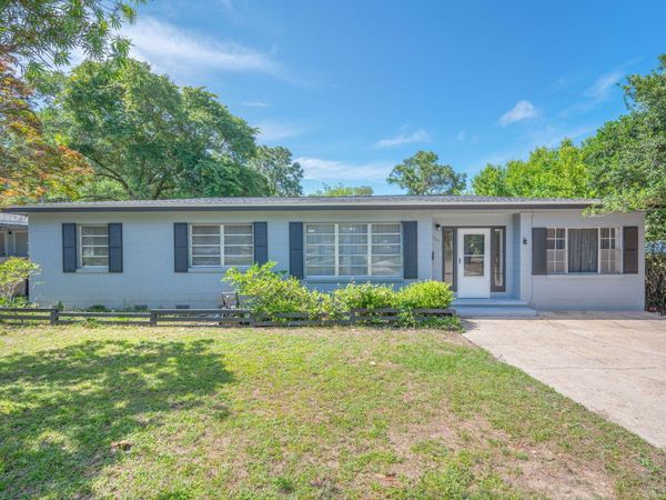 321 Washington Avenue, Valparaiso, FL 32580