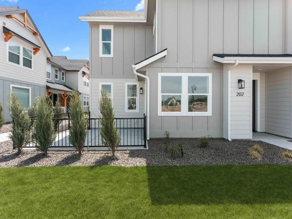 125 S Quincannon Ave, Star, ID 83669
