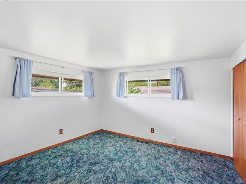 2221 Milesburn Drive, Miami Township, OH 45439 Photo 12
