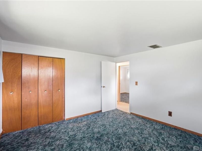 2221 Milesburn Drive, Miami Township, OH 45439 Photo 13