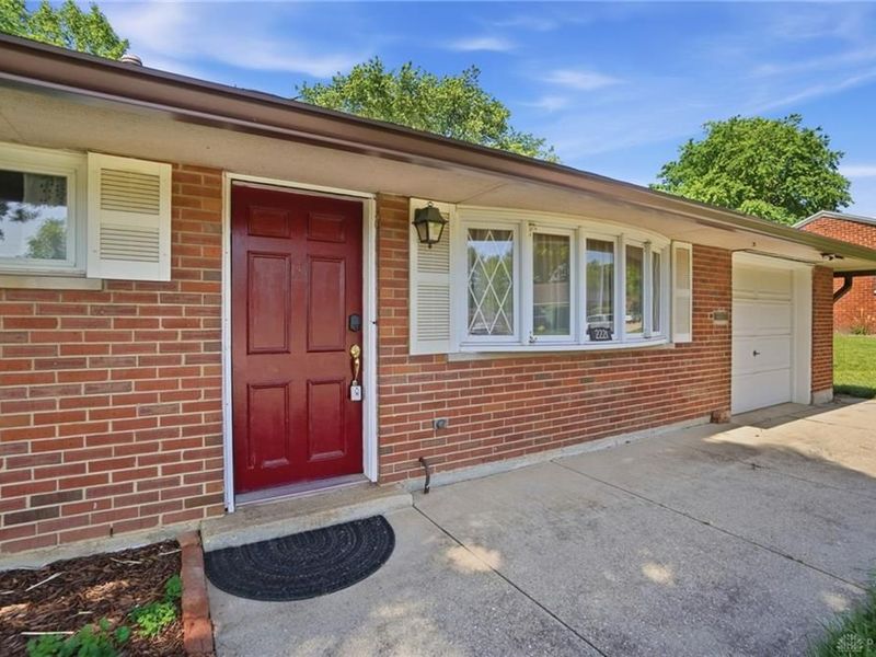 2221 Milesburn Drive, Miami Township, OH 45439 Photo 2