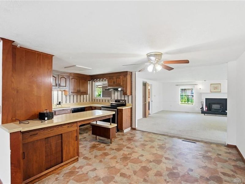 2221 Milesburn Drive, Miami Township, OH 45439 Photo 4