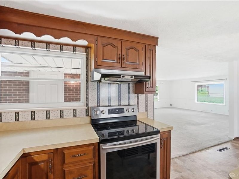 2221 Milesburn Drive, Miami Township, OH 45439 Photo 6