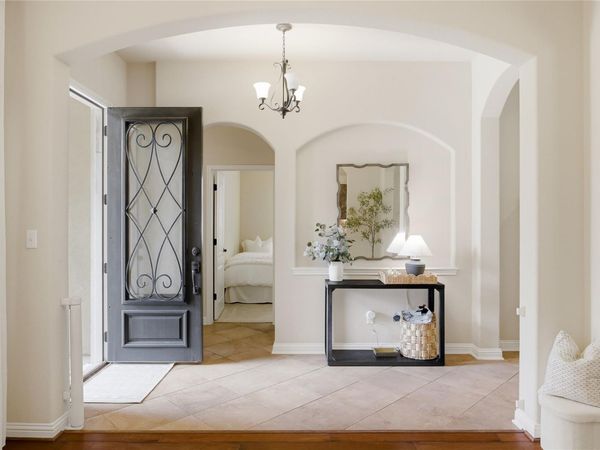 214 Bellagio DR, Lakeway, TX 78734