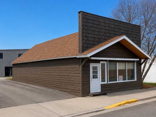 111 WABASHA Avenue NE, Warroad, MN 56763