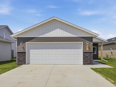 6873 67th Street S, Horace, ND 58047