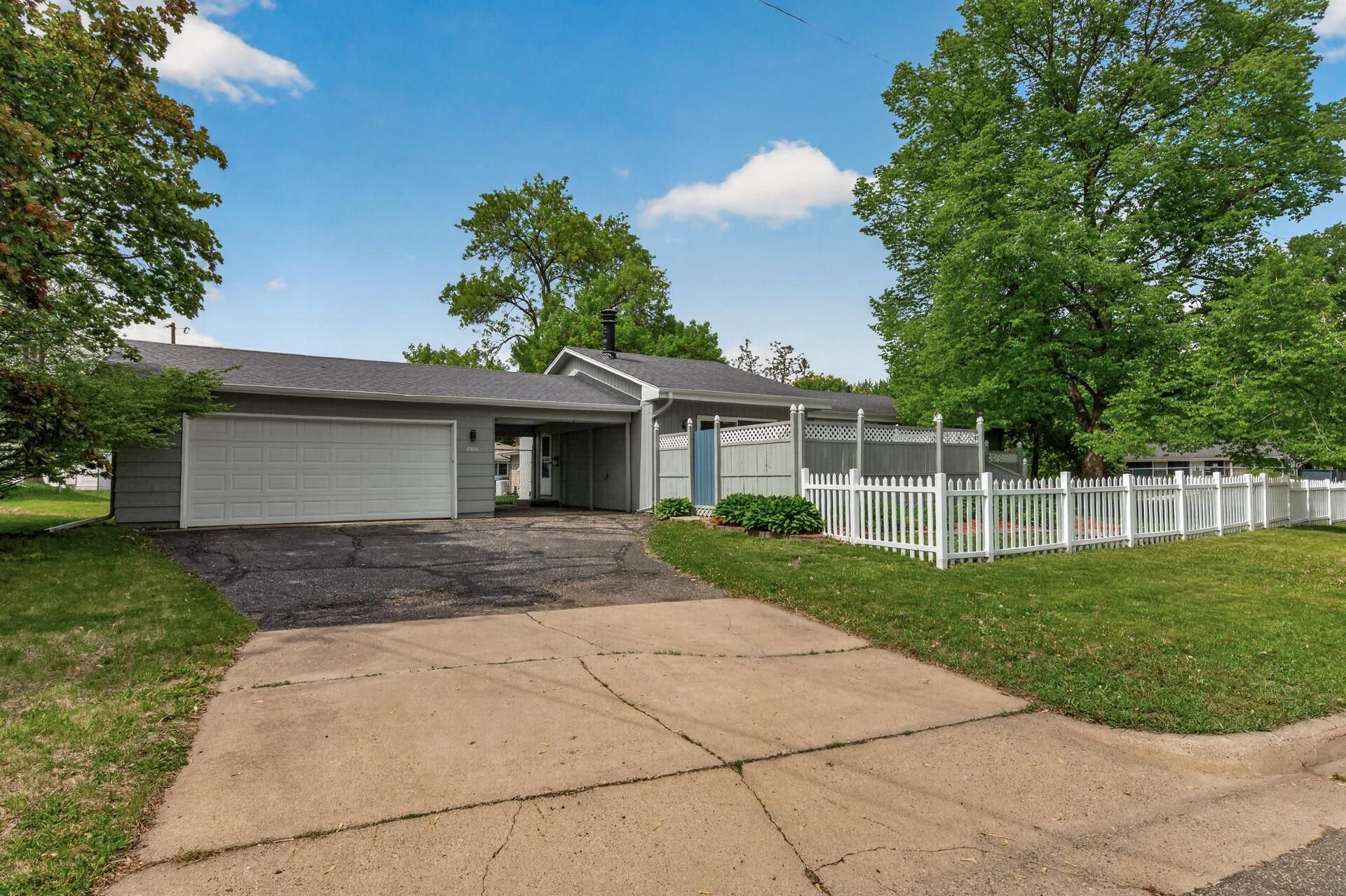 8600 31st Avenue N, Crystal, MN 55427