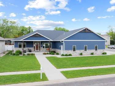 600 Elizabeth Street, Marshall, MN 56258