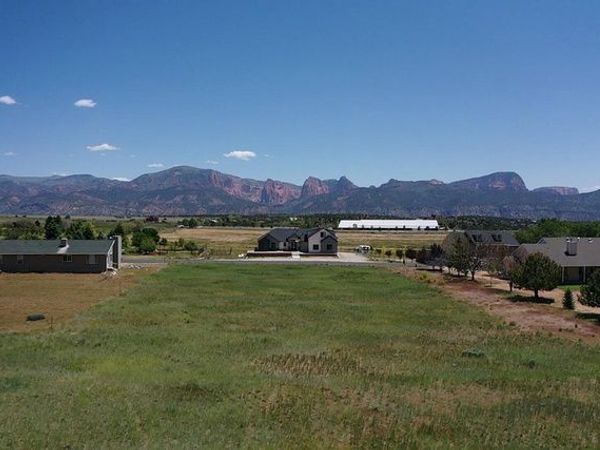 646 S 800 E, New Harmony, UT 84757