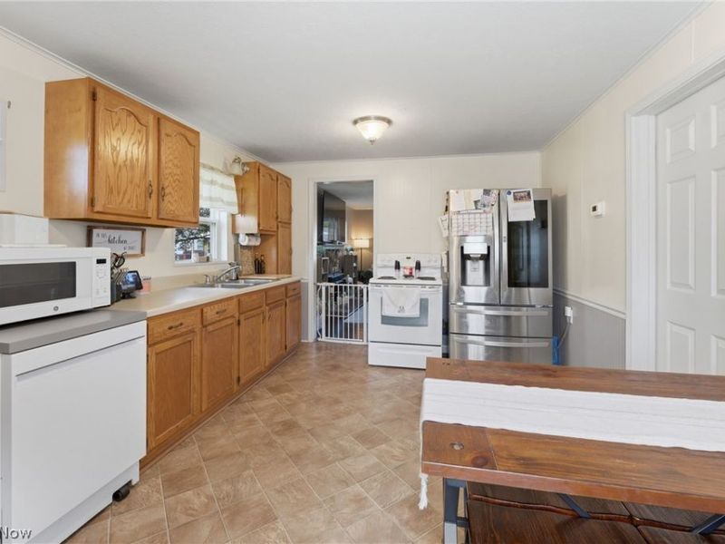 4025 Paumier Avenue, Louisville, OH 44641 Photo 10