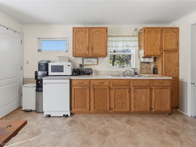 4025 Paumier Avenue, Louisville, OH 44641 Photo 11