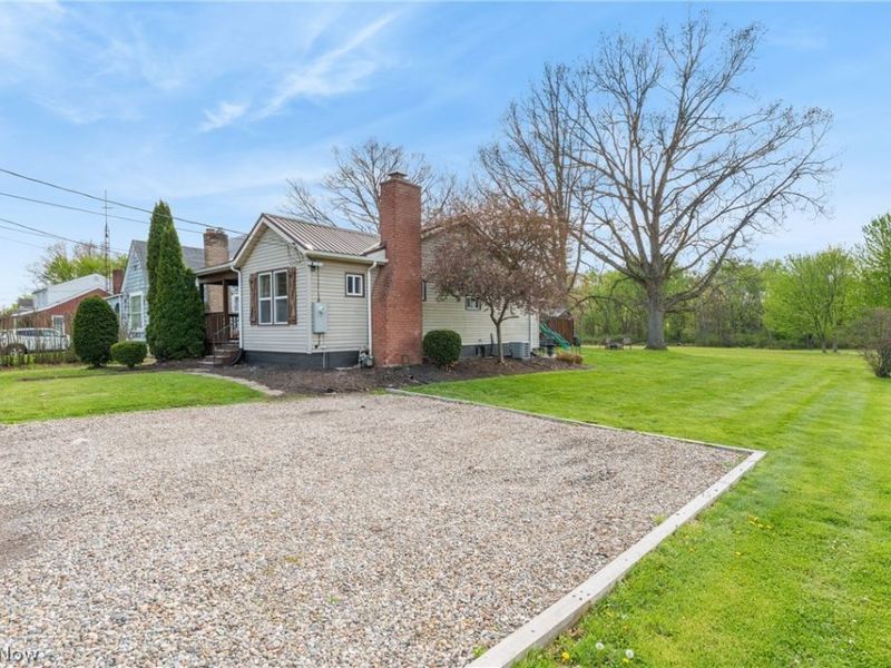 4025 Paumier Avenue, Louisville, OH 44641 Photo 3