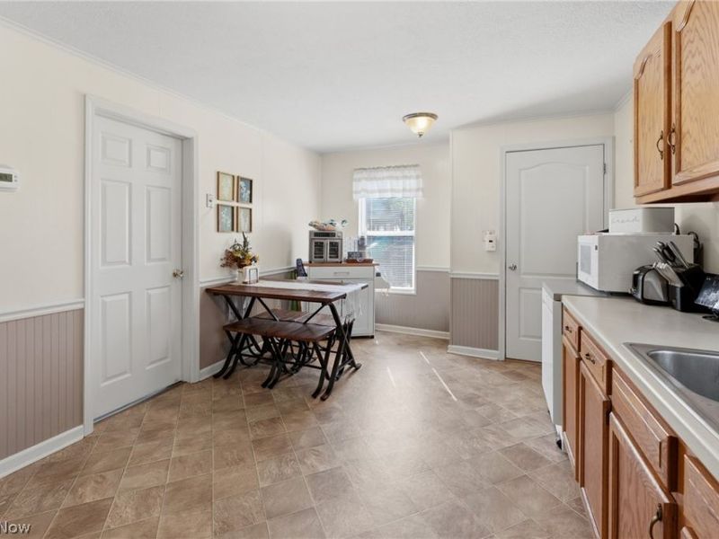 4025 Paumier Avenue, Louisville, OH 44641 Photo 9