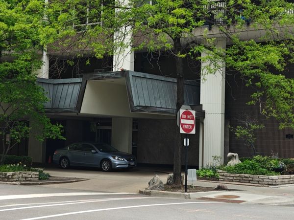 201 E Chestnut Street , Unit 17C, Chicago, IL 60611