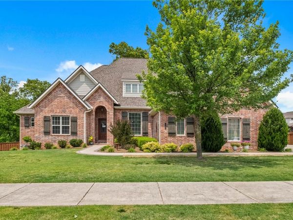 1302 NW Hermanus Street, Bentonville, AR 72712