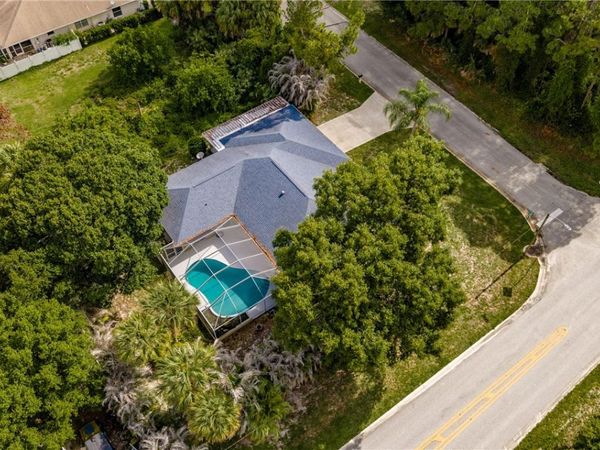 2065 19th Avenue SW, Vero Beach, FL 32962