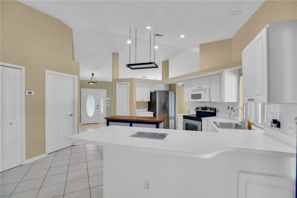 2065 19th Avenue Sw, Vero Beach, FL 32962 Photo