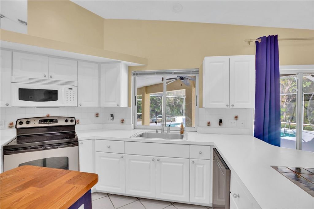 2065 19th Avenue Sw, Vero Beach, FL 32962 Photo