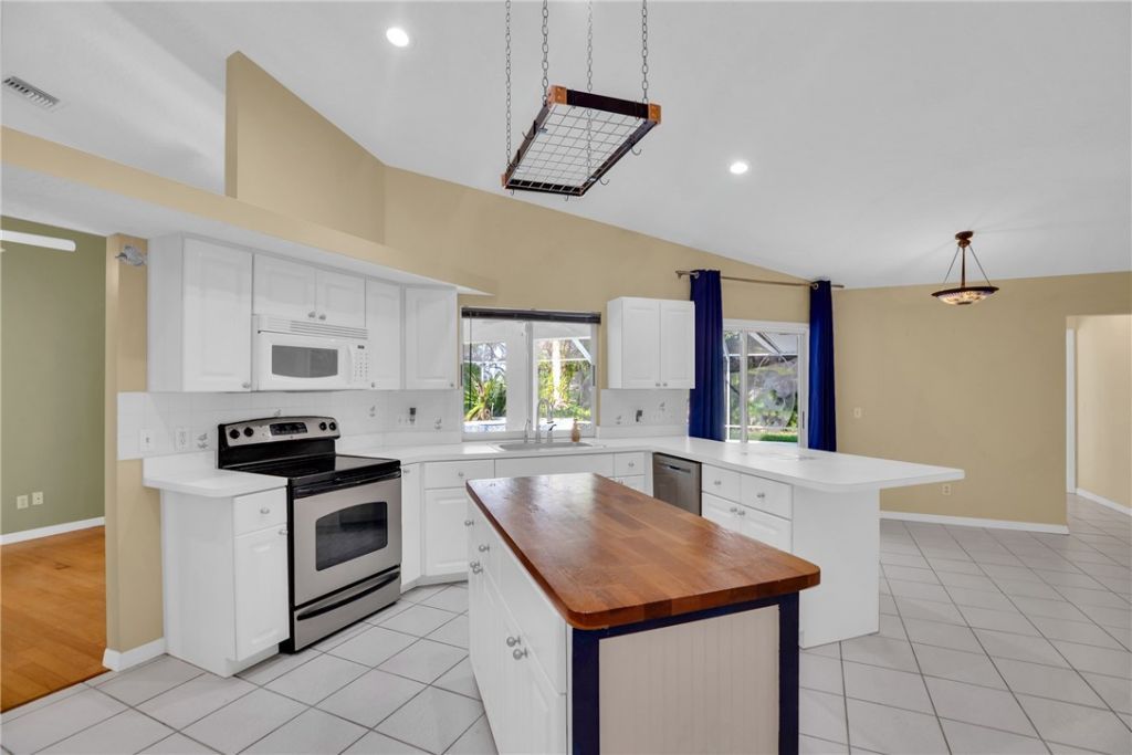 2065 19th Avenue Sw, Vero Beach, FL 32962 Photo