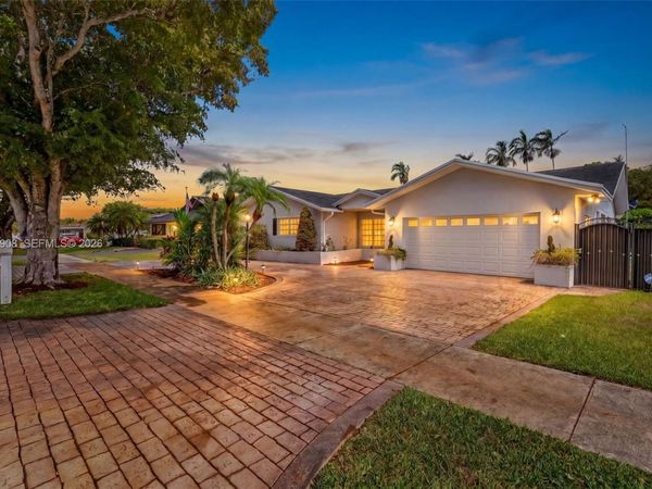 14001 SW 108th St , Miami, FL 33186