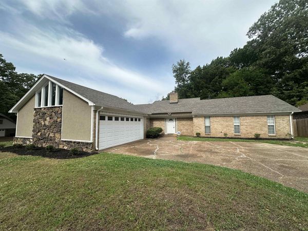 2295 CARROLLWOOD LN, Memphis, TN 38016