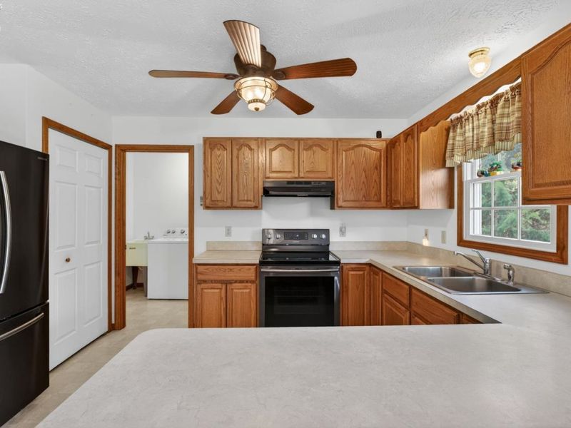 12002 W Lake Road, Vermilion, OH 44089 Photo 9