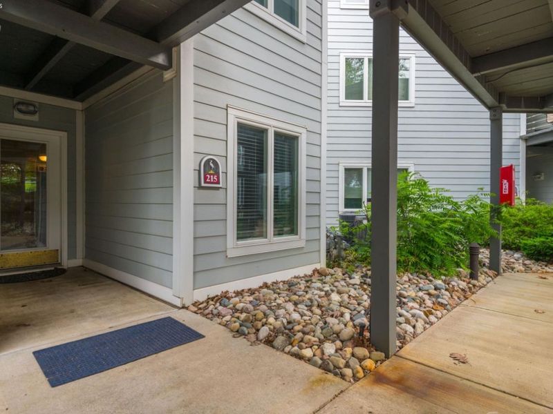 215 Grand Harbour, Vermilion, OH 44089 Photo 4