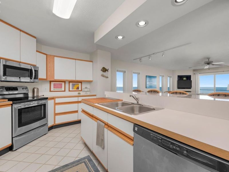 215 Grand Harbour, Vermilion, OH 44089 Photo 9
