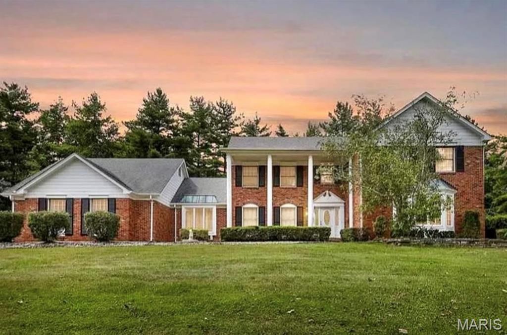 2233 Kehrsglen Court, Chesterfield, MO 63005 Main Photo