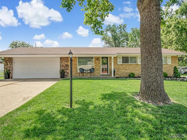 4226 Aqua Ridge Drive, St Louis, MO 63129