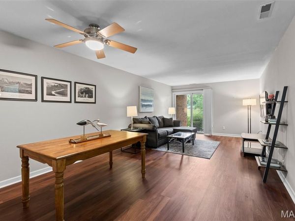 1926 Hunting Lake Court, Unit 104, St Louis, MO 63122