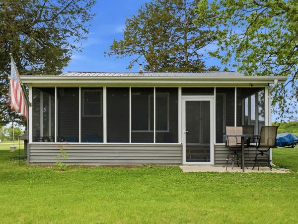 20697 257th Street, Manchester, IA 52057