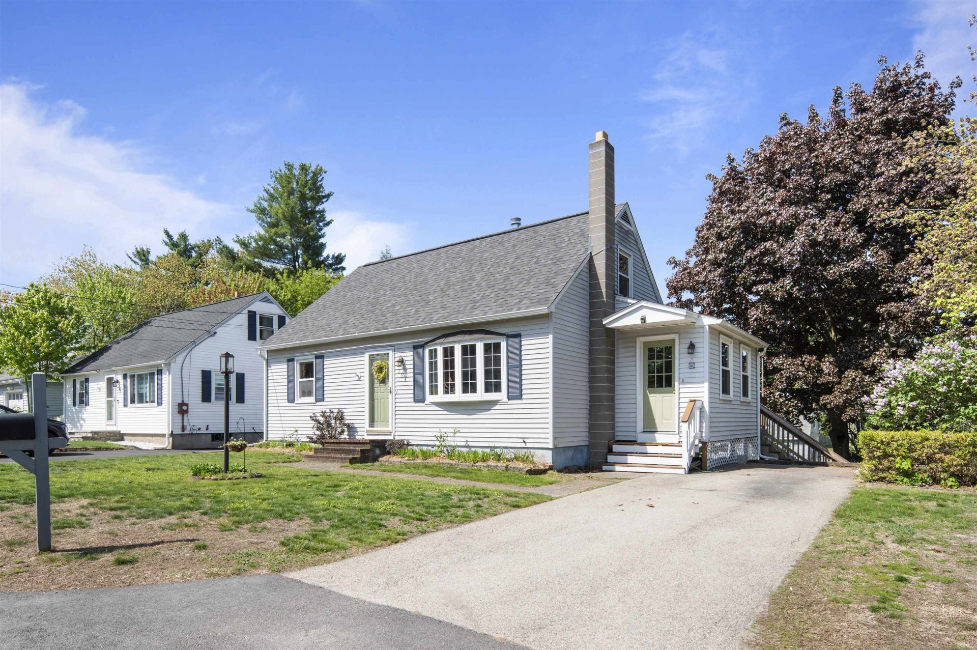 154 Woodbine Avenue, Manchester, NH 03109 Main Photo