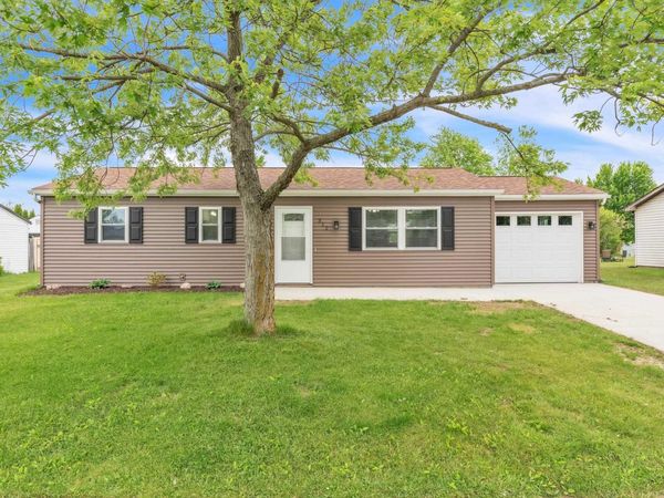 312 Alamosa Drive, Kendallville, IN 46755