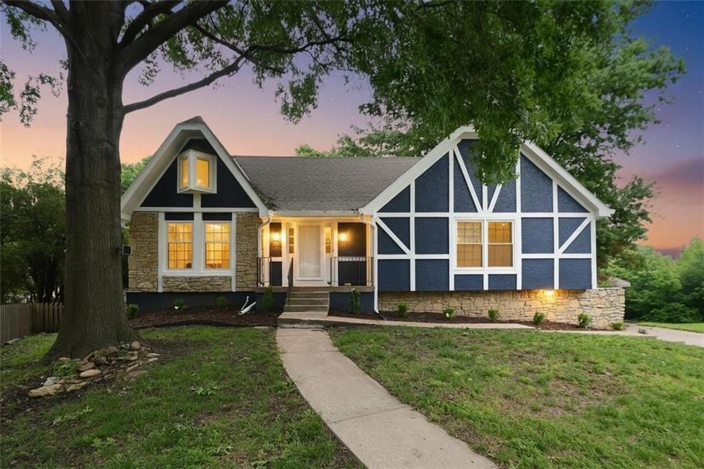 203 NE Oak Tree Circle, Lees Summit, MO 64086 Main Photo