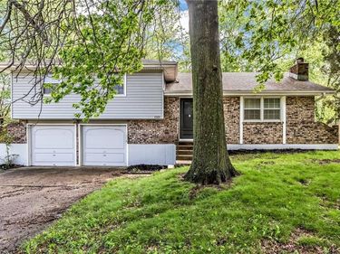 1311 Highland Drive, Lee's Summit, MO 64081