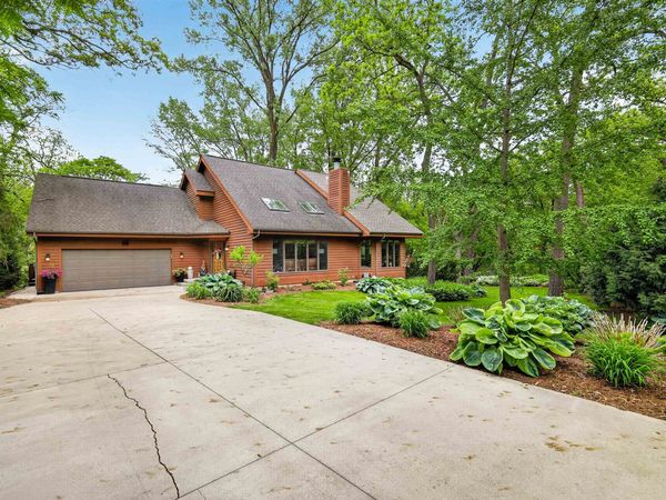 44 White Oaks Lane, Madison, WI 53711