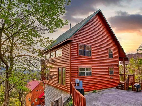 2313 Fox Berry Way, Sevierville, TN 37876